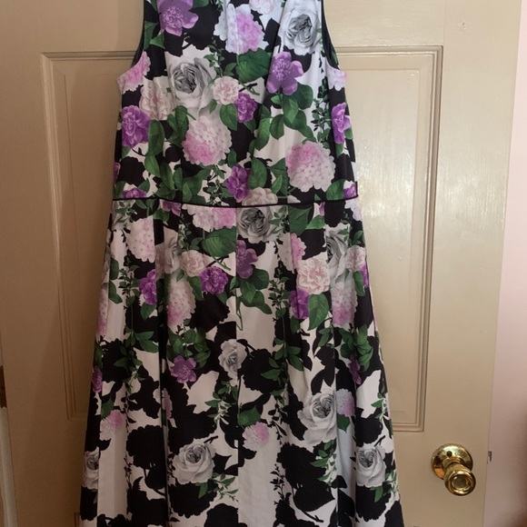 Spring/summer dress. Floral print - Picture 2 of 2